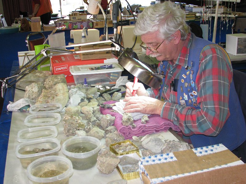 Oxnard Gem & Mineral Show/fossil_cleaning